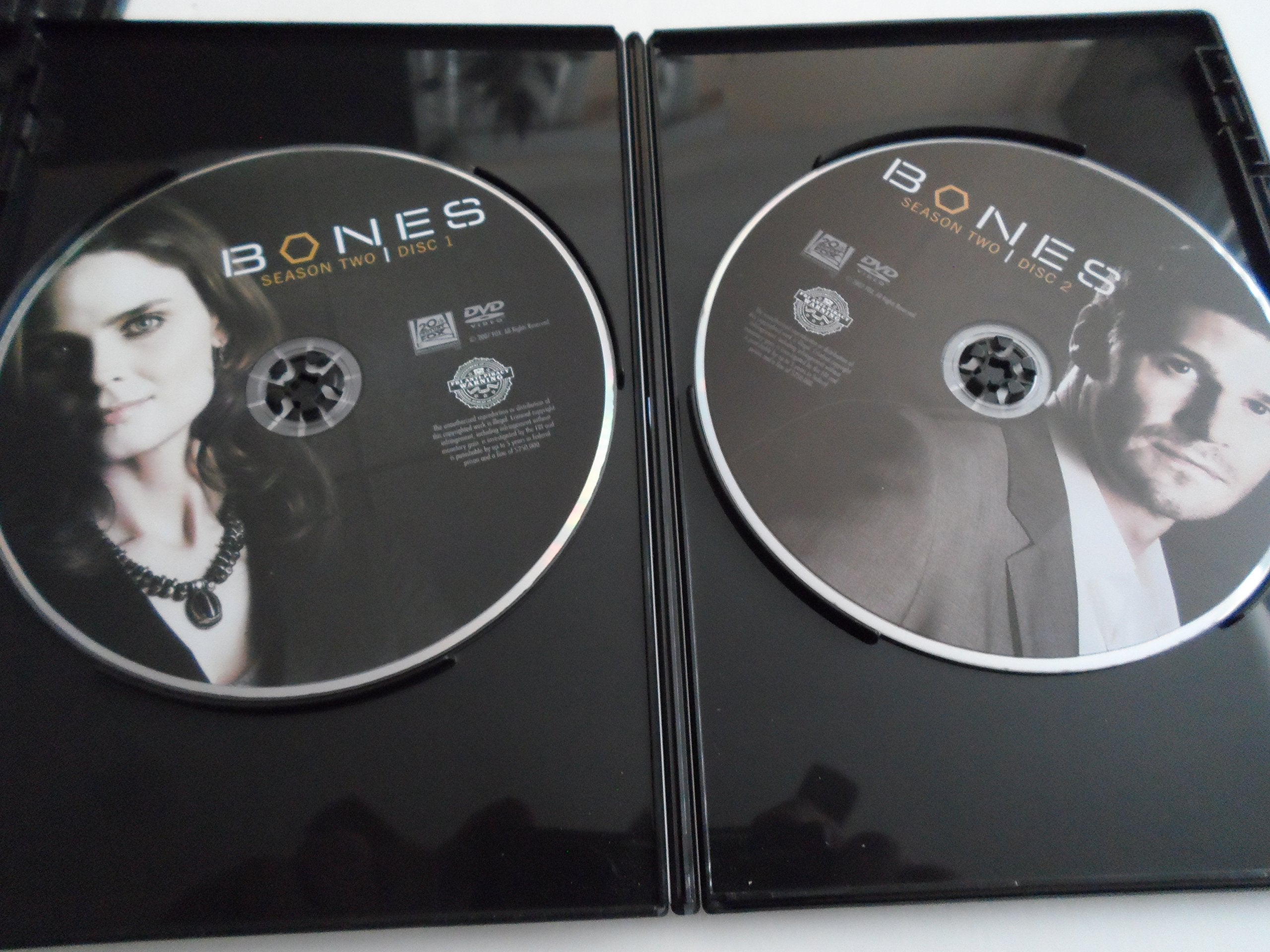 Bones: Season 2 - 8651