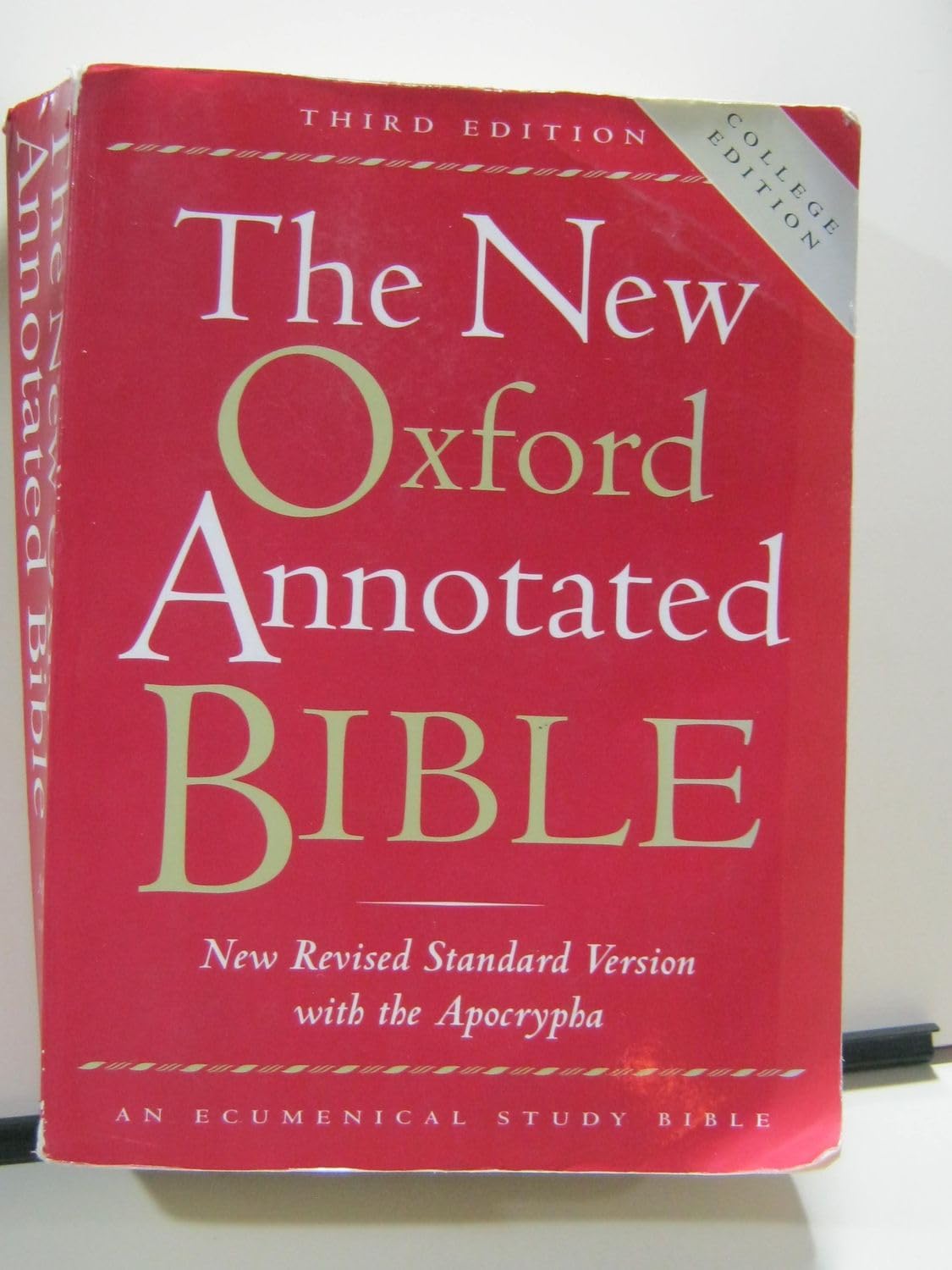 The New Oxford Annotated Bible with the Apocrypha, Third Edition, New Revised Standard Version - 8703