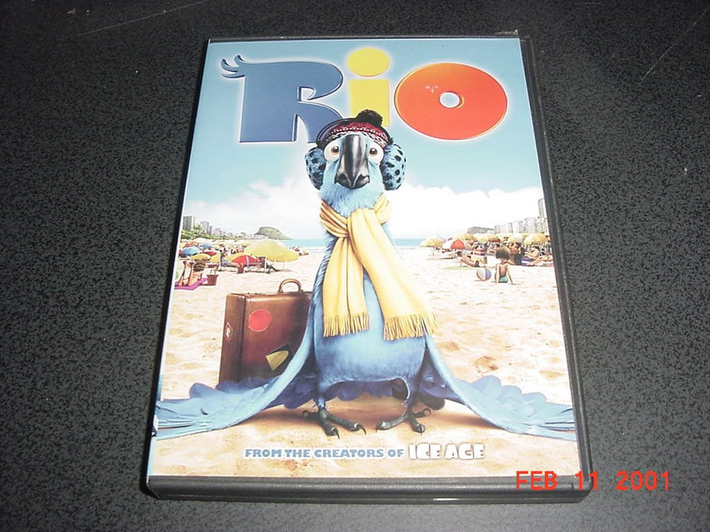 DVD Video Of RIO With Anne Hathaway, Jason Eisenberg and George Lopez. Animated Feature Movie. - 2330